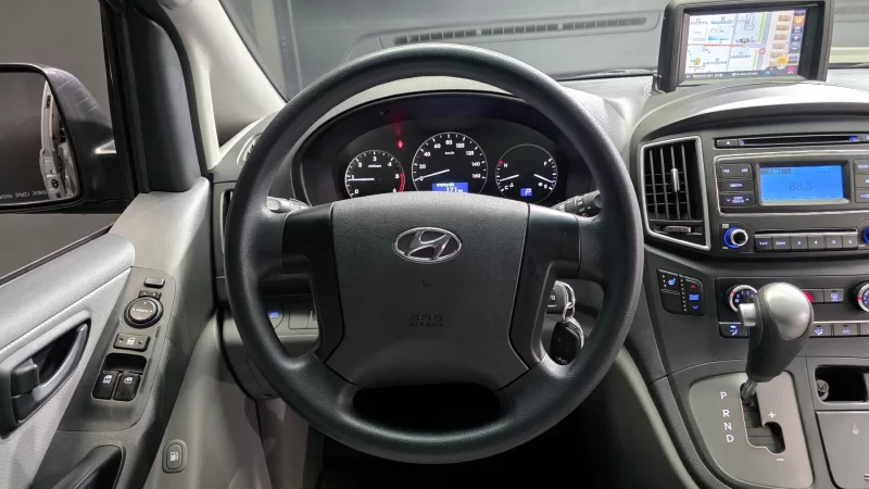 Hyundai Starex