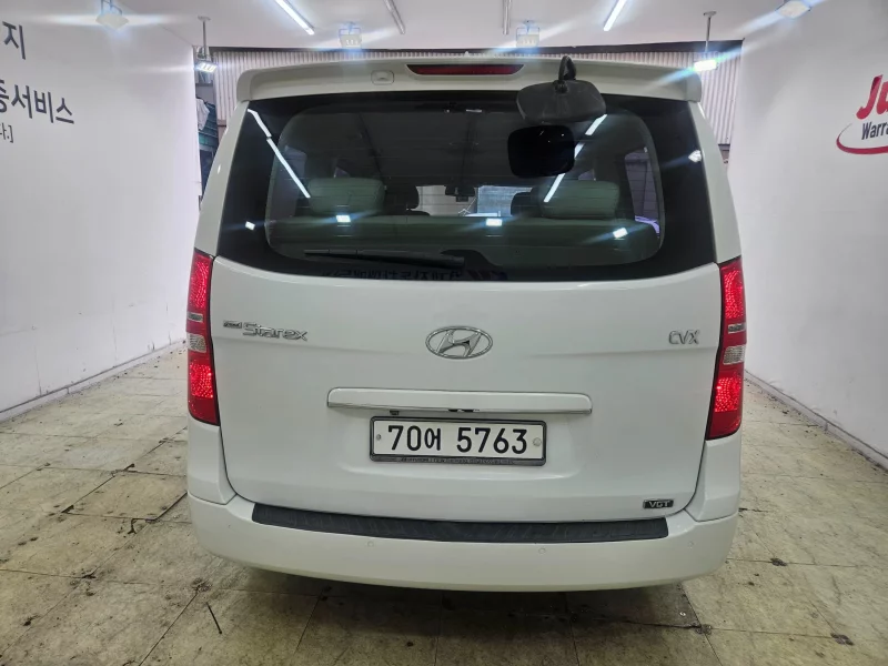 Hyundai Starex
