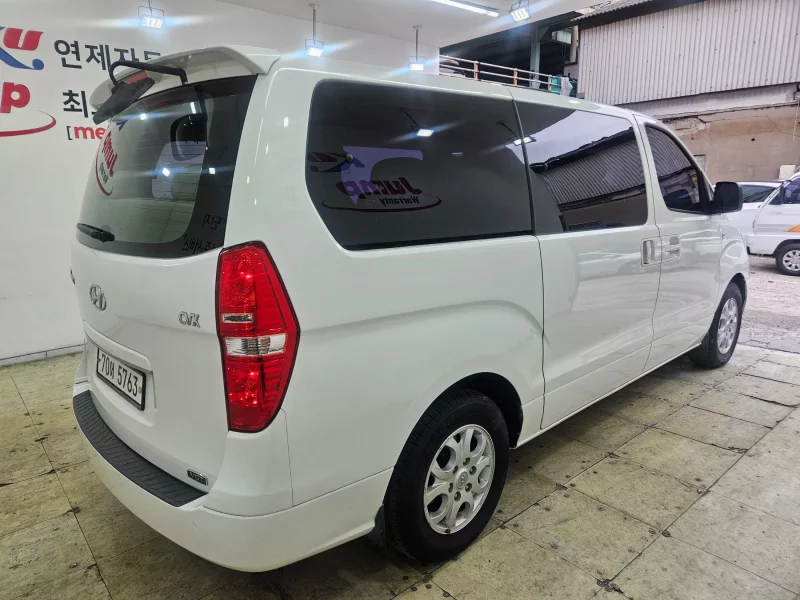 Hyundai Starex