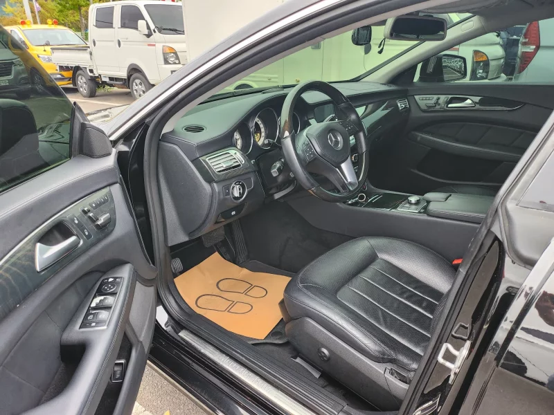 Mercedes-Benz CLS-Class