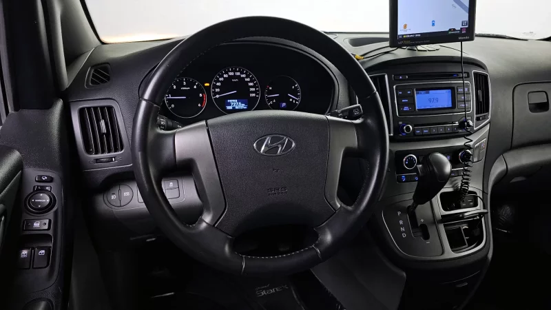 Hyundai Grand Starex