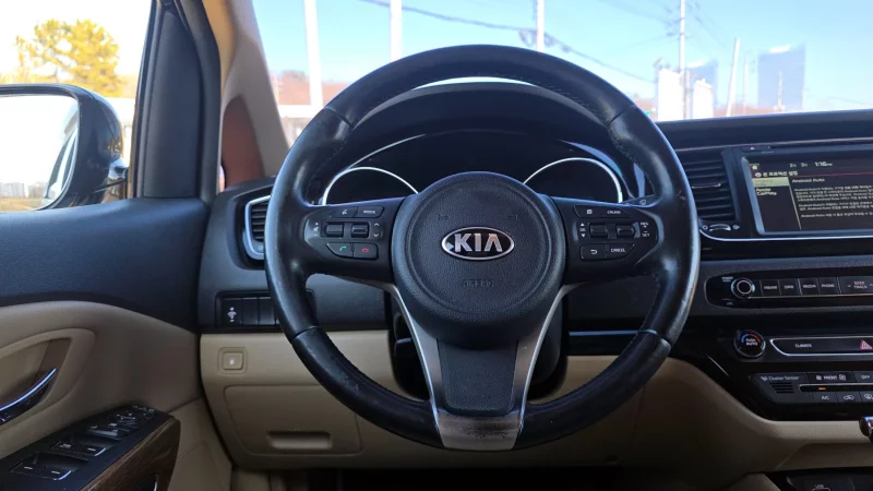 Kia Carnival