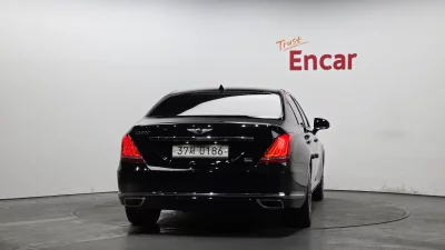 Genesis EQ900