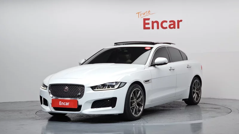 Jaguar XE