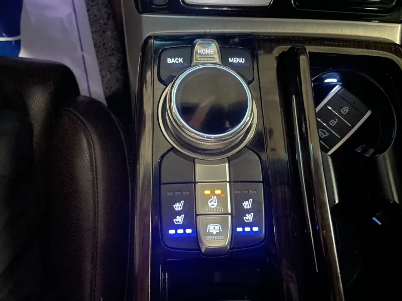 Genesis EQ900