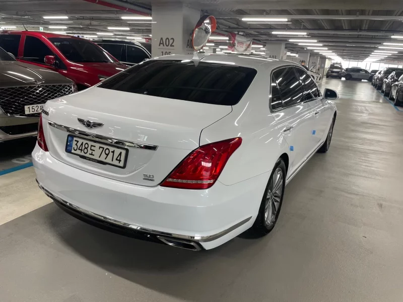 Genesis EQ900