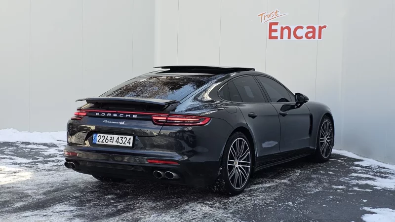Porsche PANAMERA