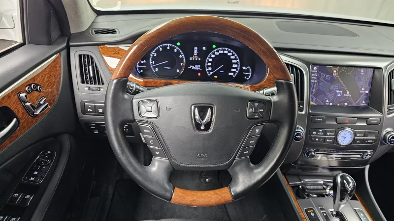 Hyundai Equus