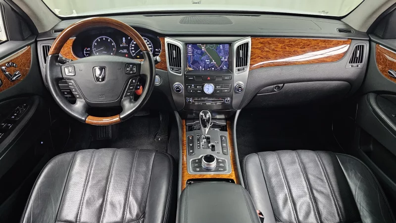 Hyundai Equus