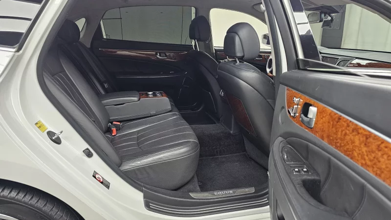 Hyundai Equus