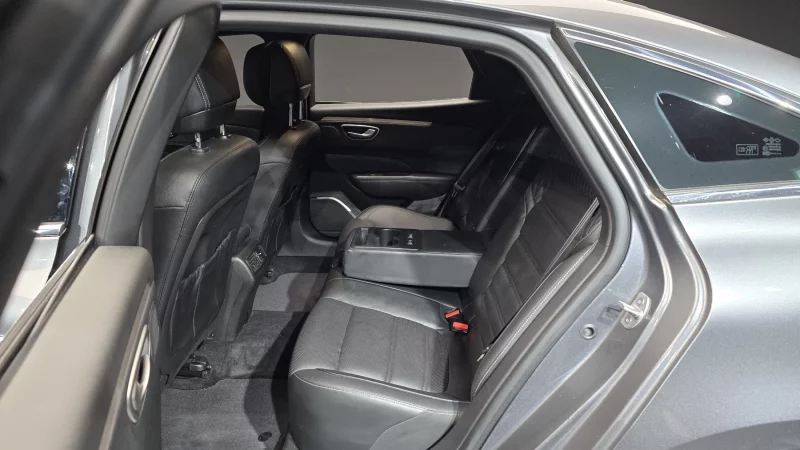 Renault SM6