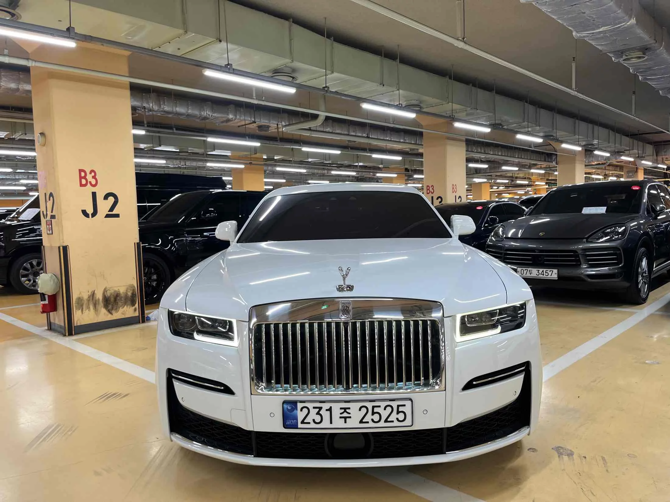 Rolls-Royce GHOST 2023