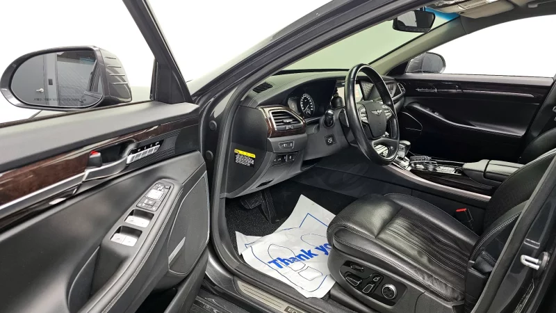 Genesis EQ900