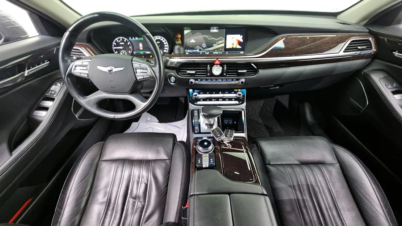 Genesis EQ900