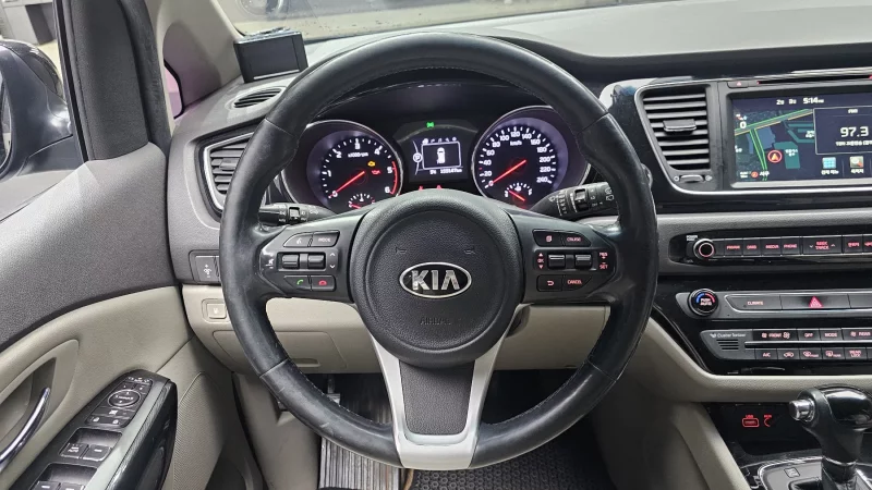 Kia Carnival