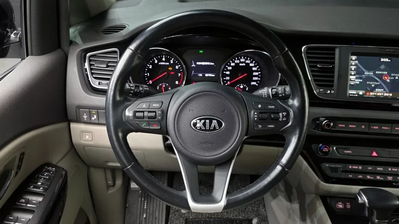 Kia Carnival