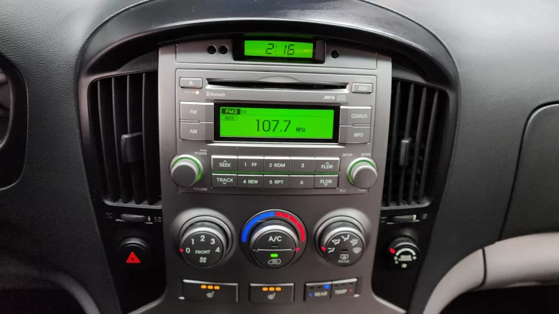 Hyundai Starex
