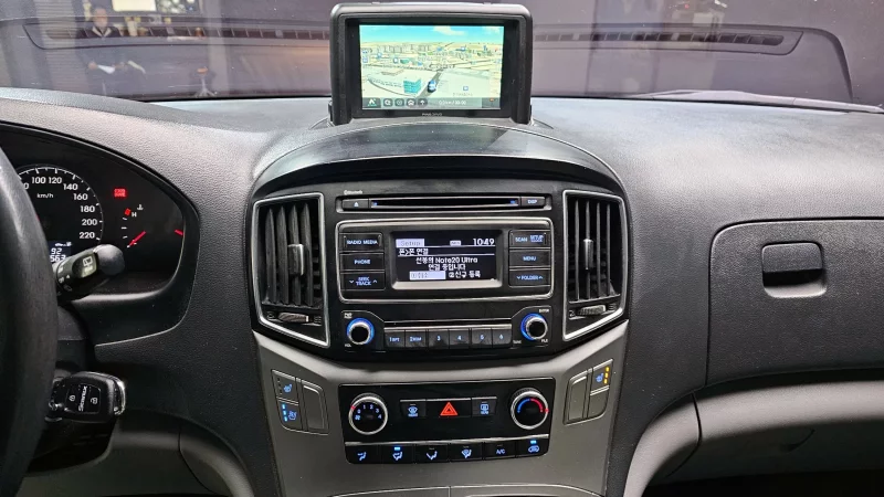 Hyundai Starex
