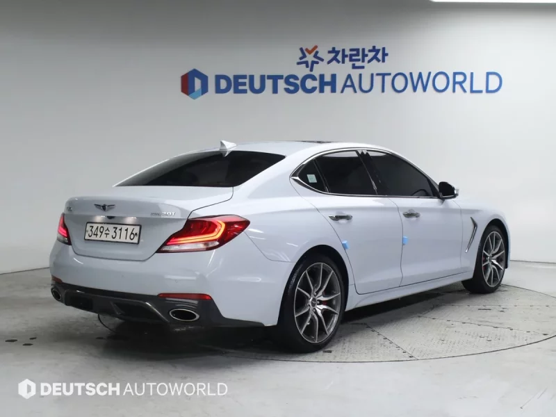 Genesis G70