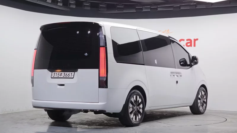 Hyundai Staria