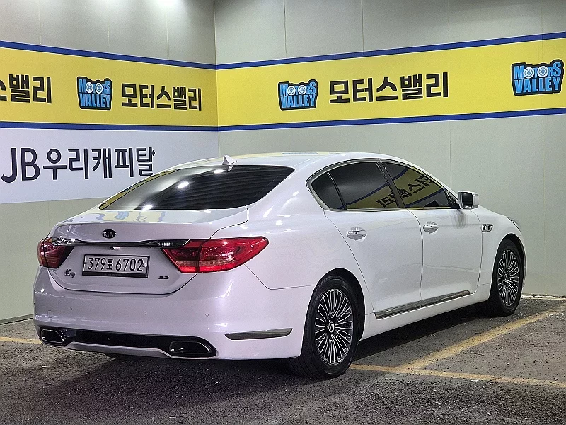 Kia K9