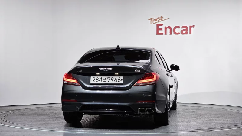Genesis G70
