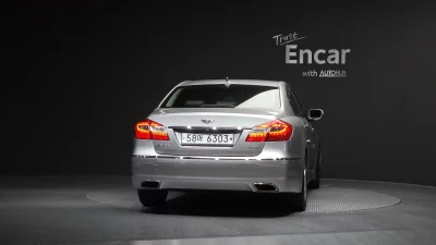 Hyundai Genesis