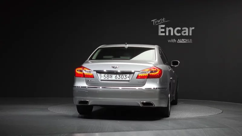 Hyundai Genesis