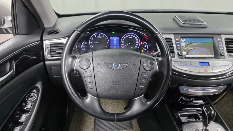 Hyundai Genesis