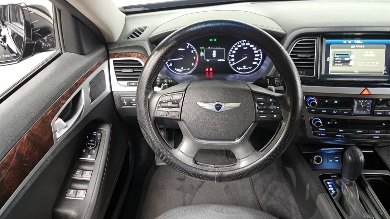 Hyundai Genesis