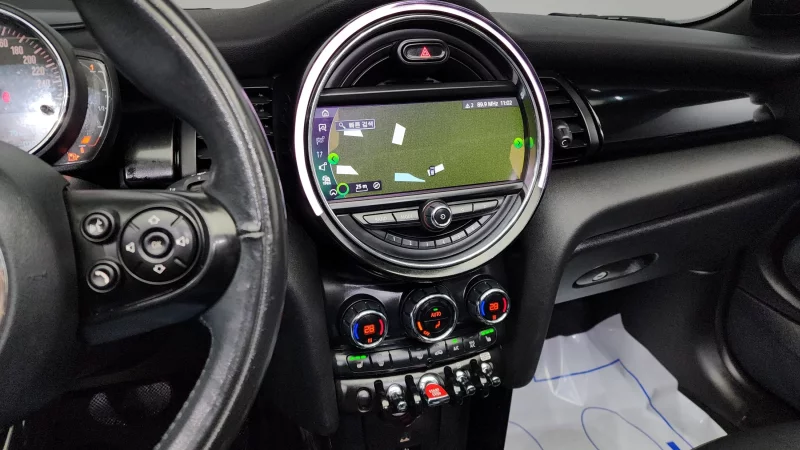 MINI Cooper Convertible