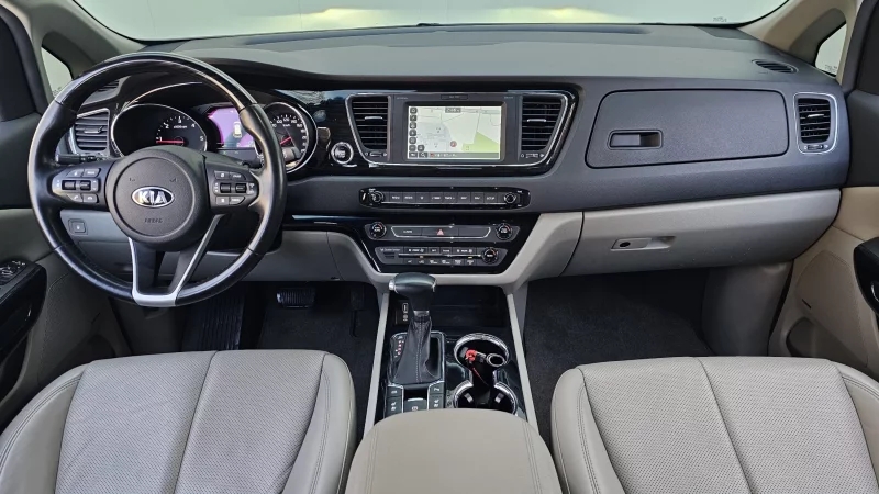 Kia Carnival