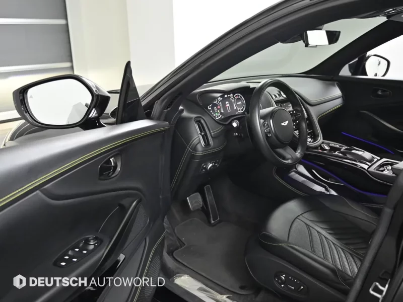 Aston Martin DBX