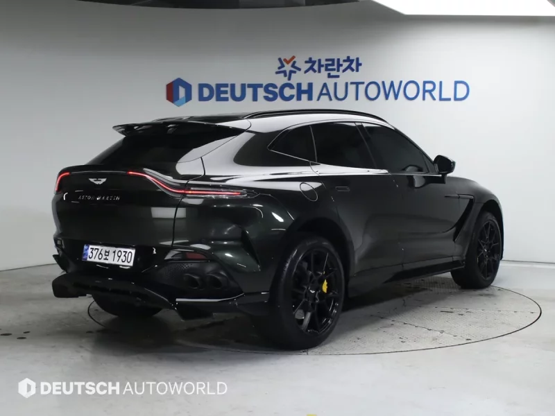Aston Martin DBX