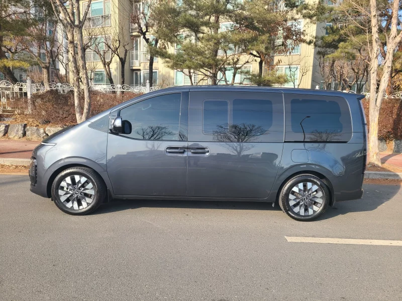 Hyundai Staria
