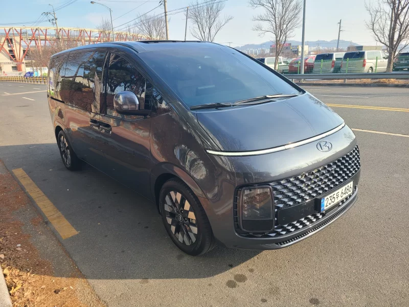 Hyundai Staria