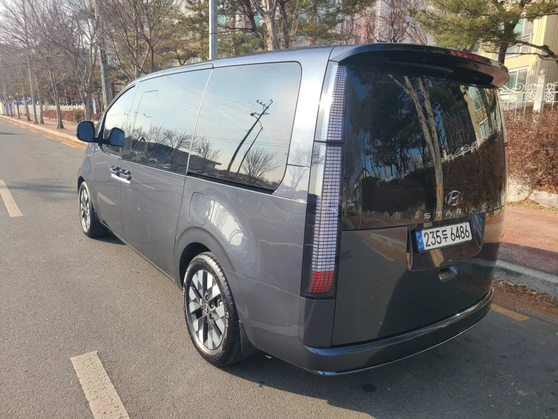 Hyundai Staria