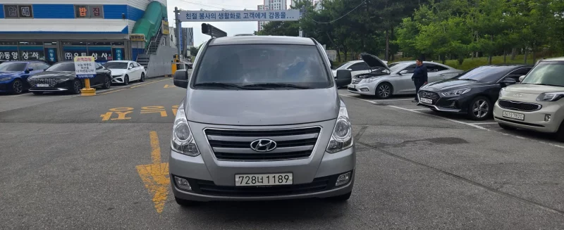 Hyundai Starex