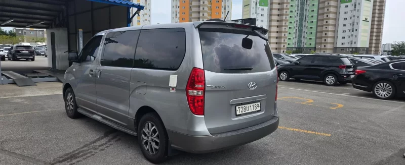 Hyundai Starex