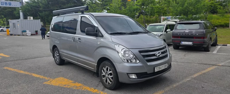 Hyundai Starex