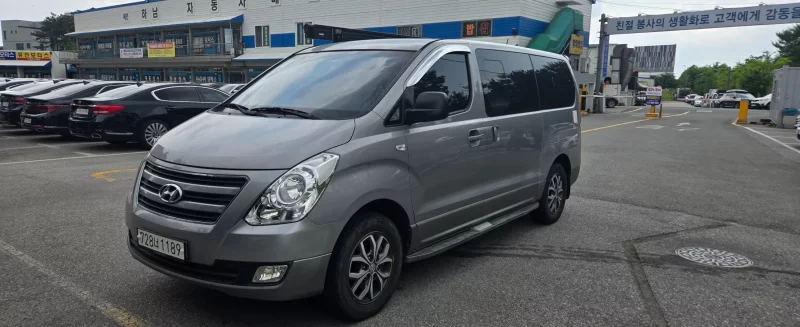 Hyundai Starex