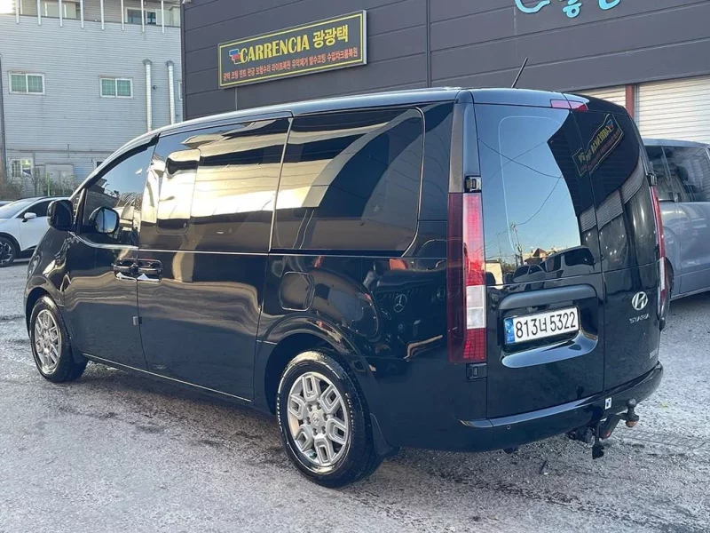Hyundai Staria