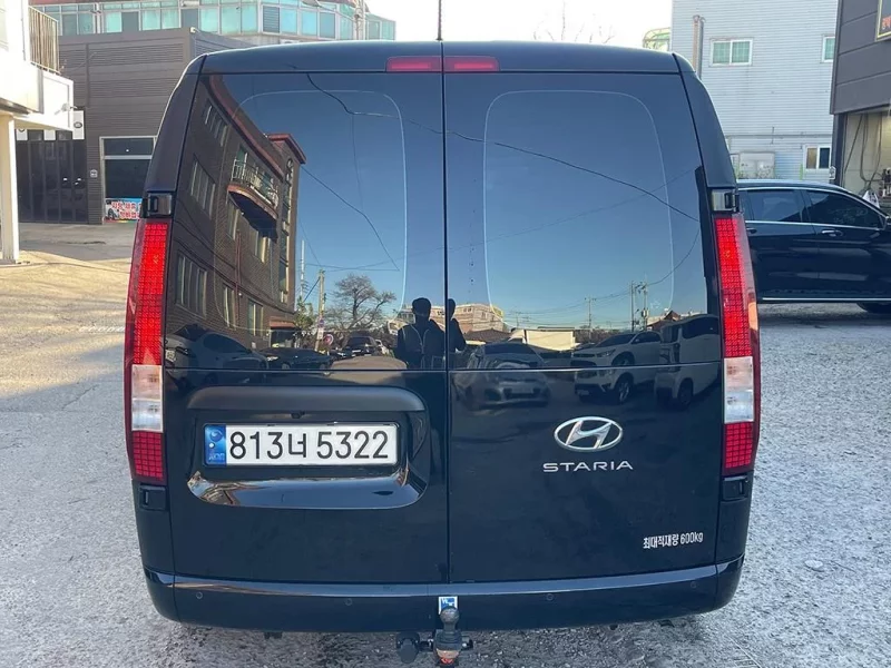 Hyundai Staria