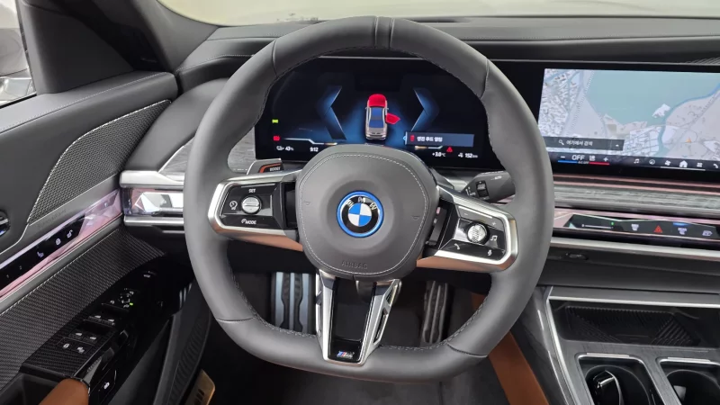 BMW i7