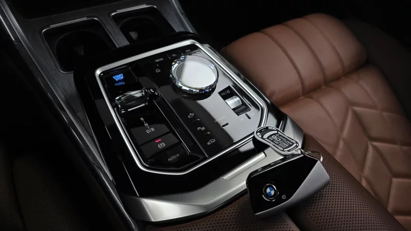 BMW i7
