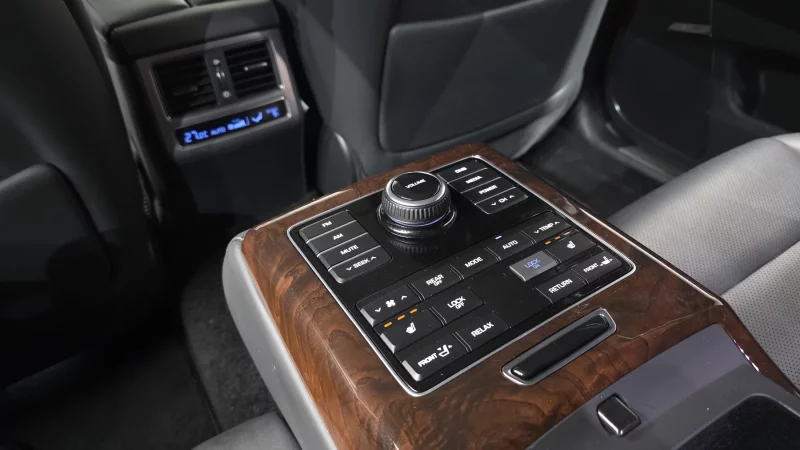 Hyundai Equus