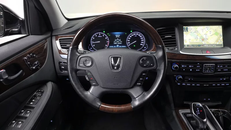 Hyundai Equus
