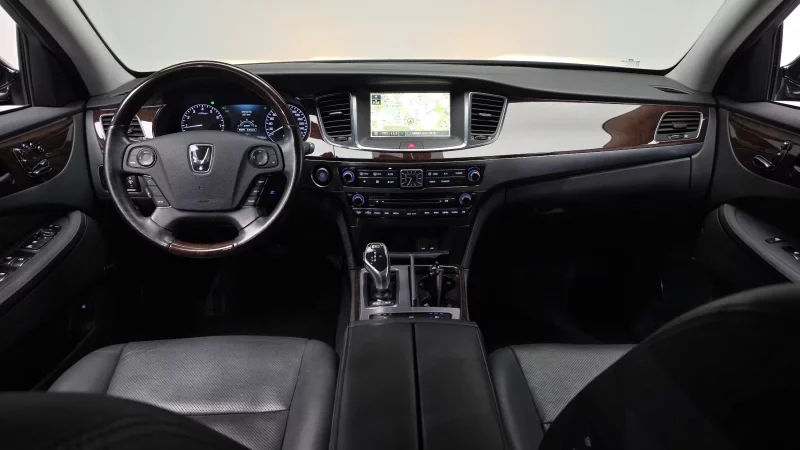 Hyundai Equus