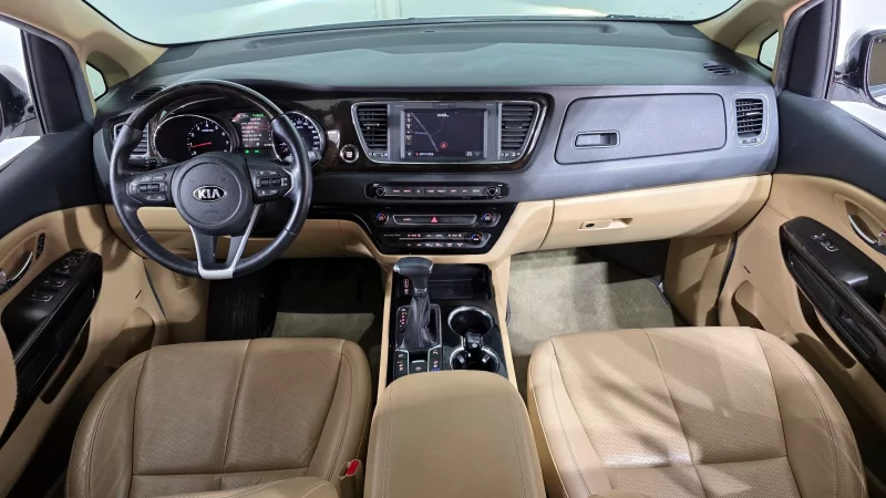 Kia Carnival