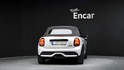 MINI Cooper Convertible